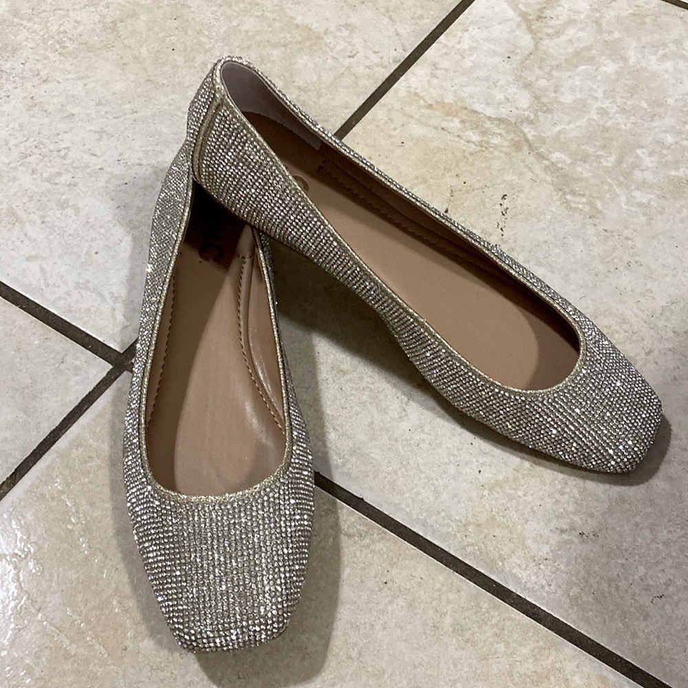 I.N.C. FLATS
SIZE - 8.5